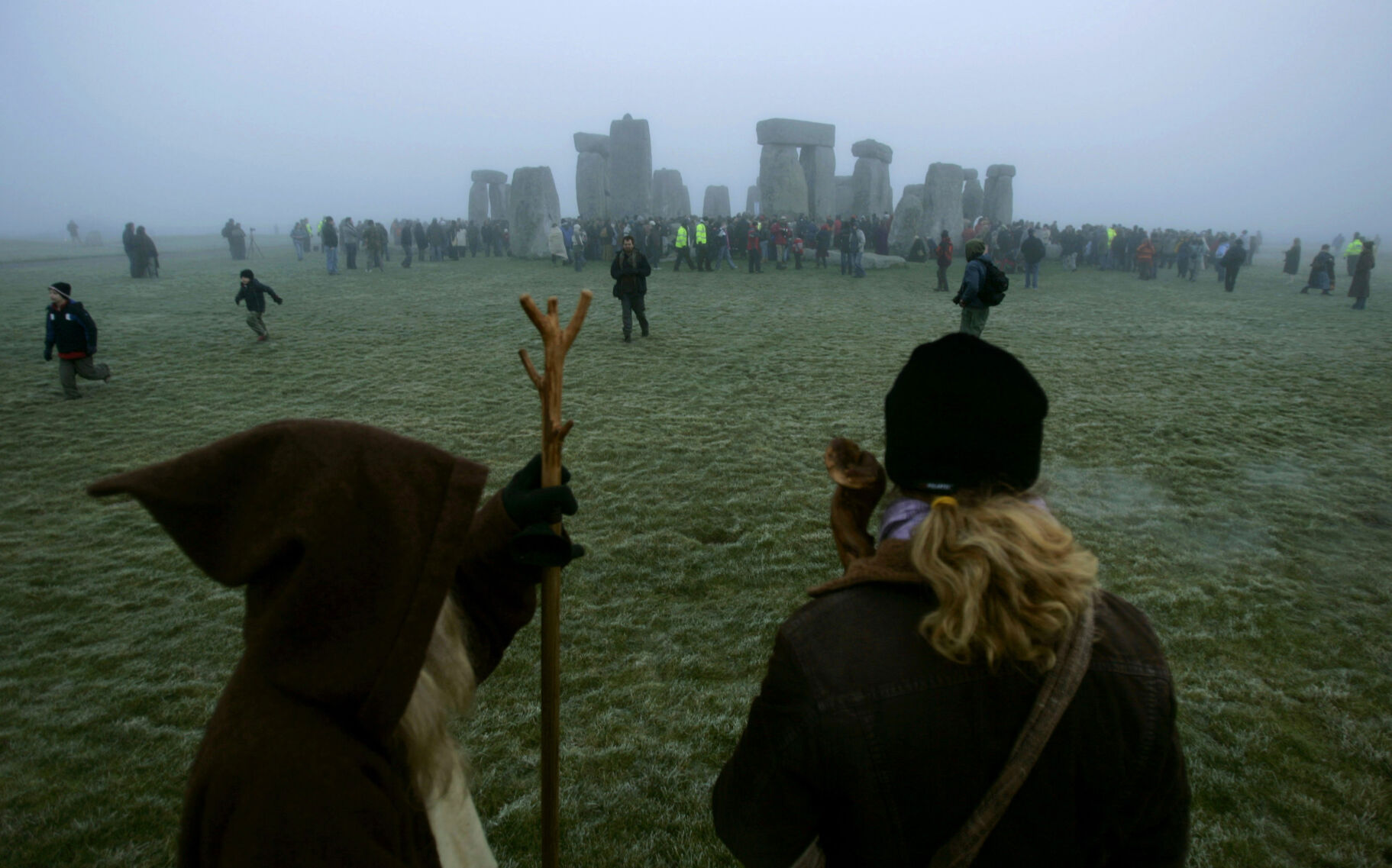 AP I GBR XEN APTOPIX BRITAIN STONEHENGE WINTER SOLSTICE